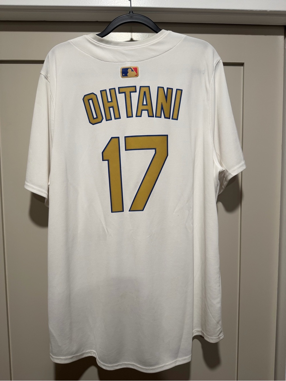 Nike White Dodgers Jersey with Gold and Navy Script - #17 Shohei Ohtani - Picture 5 of 5